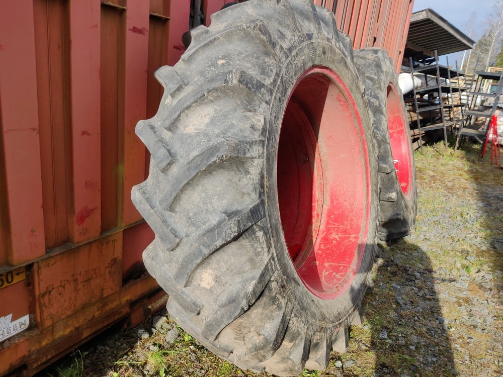 Paripyörät 16.9x38 Raju liukukaulusvanteilla - Ελαστικό για Τρακτέρ: φωτογραφία 2 Paripyörät 16.9x38 Raju liukukaulusvanteilla - Ελαστικό για Τρακτέρ: φωτογραφία 2