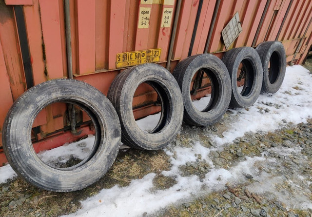 Renkaat 5 kpl koko 205/65R17.5 - Ελαστικό για Γεωργικά μηχανήματα: φωτογραφία 1 Renkaat 5 kpl koko 205/65R17.5 - Ελαστικό για Γεωργικά μηχανήματα: φωτογραφία 1