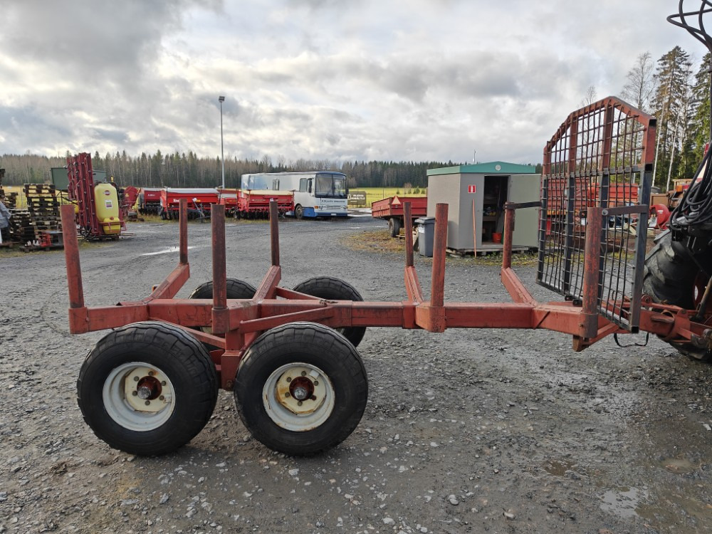 Rysky Metsävaunu telillä - Δασική ρυμούλκα: φωτογραφία 4 Rysky Metsävaunu telillä - Δασική ρυμούλκα: φωτογραφία 4