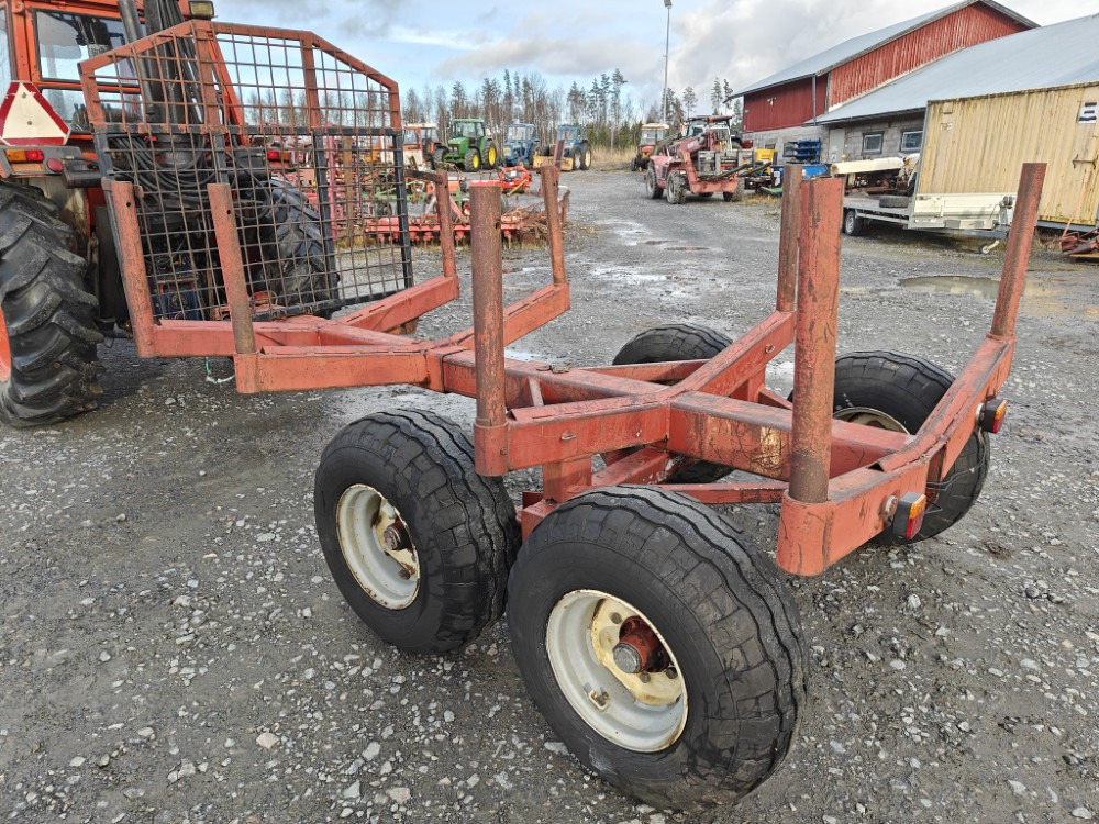 Rysky Metsävaunu telillä - Δασική ρυμούλκα: φωτογραφία 2 Rysky Metsävaunu telillä - Δασική ρυμούλκα: φωτογραφία 2