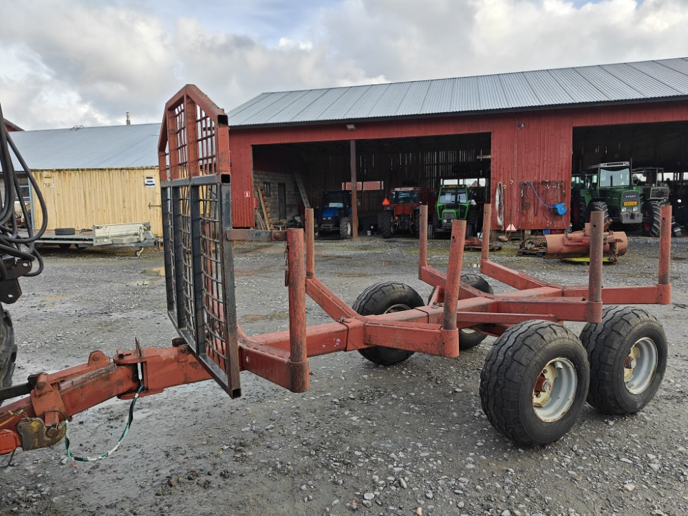 Rysky Metsävaunu telillä - Δασική ρυμούλκα: φωτογραφία 1 Rysky Metsävaunu telillä - Δασική ρυμούλκα: φωτογραφία 1