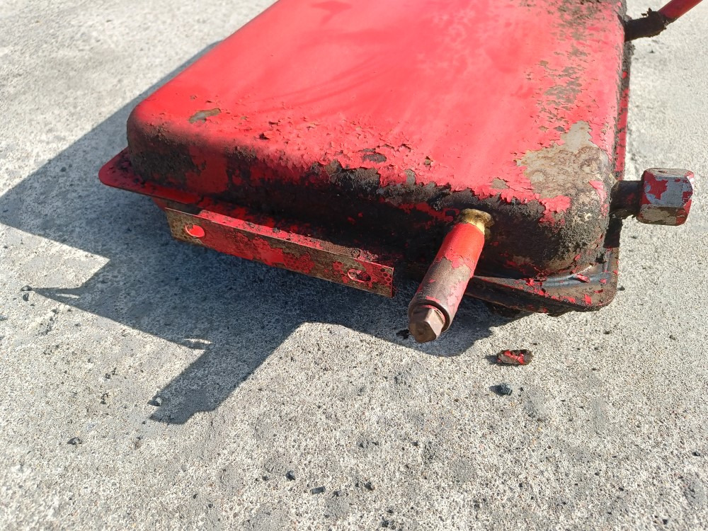 Sampo 410 hydrauliikkaöljysäiliö - Υδραυλική δεξαμενή για Θεριζοαλωνιστική μηχανή: φωτογραφία 5 Sampo 410 hydrauliikkaöljysäiliö - Υδραυλική δεξαμενή για Θεριζοαλωνιστική μηχανή: φωτογραφία 5