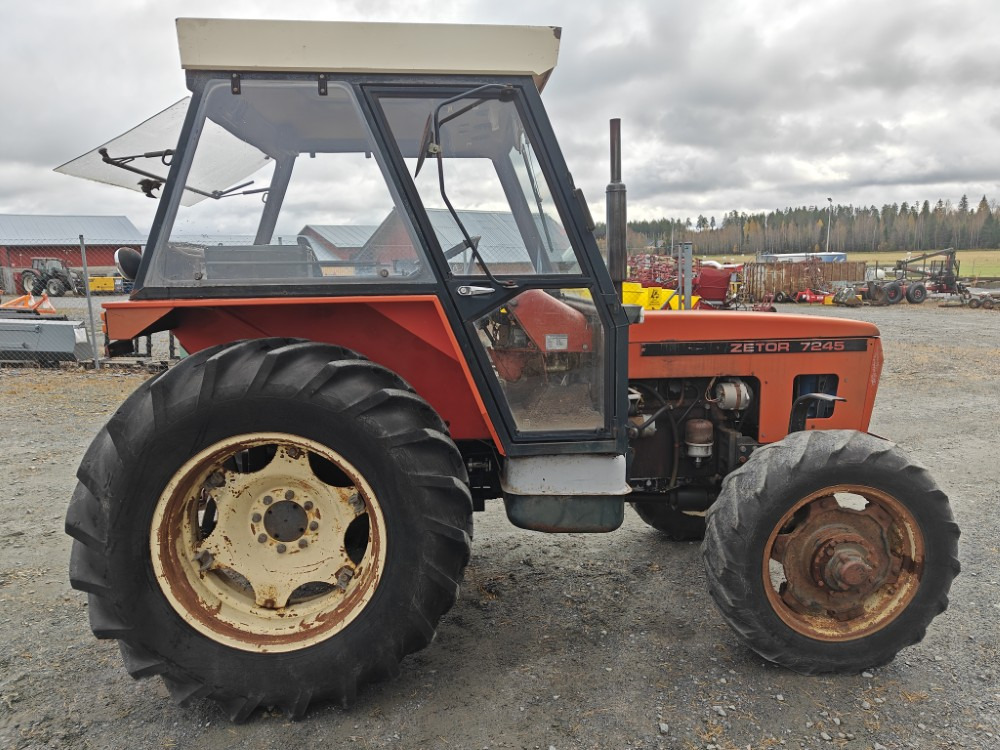 ZETOR 7245 - 4WD - Τρακτέρ: φωτογραφία 4 ZETOR 7245 - 4WD - Τρακτέρ: φωτογραφία 4