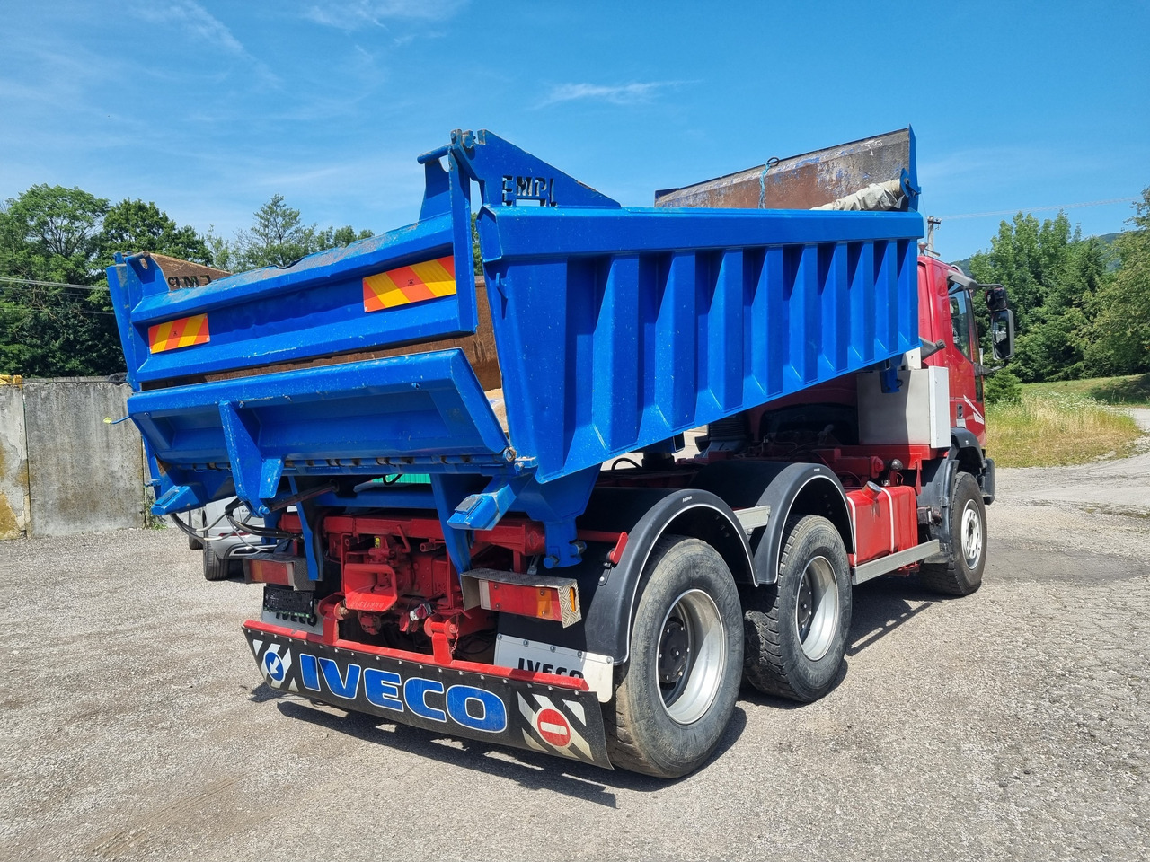 IVECO EUROTRAKKER MP260E47H 6x4 tipper RETARDER - Φορτηγό ανατρεπόμενο: φωτογραφία 4 IVECO EUROTRAKKER MP260E47H 6x4 tipper RETARDER - Φορτηγό ανατρεπόμενο: φωτογραφία 4