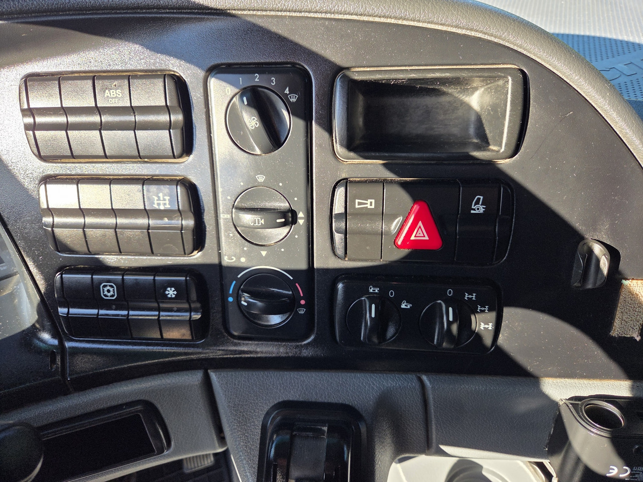 MERCEDES-BENZ - Φορτηγό σασί: φωτογραφία 5 MERCEDES-BENZ - Φορτηγό σασί: φωτογραφία 5