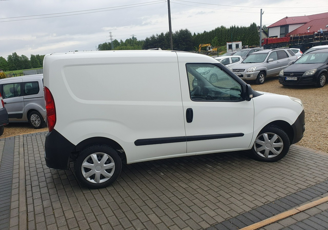 Fiat Doblo Opel Combo 1.4 Benzyna Polski Salon - Βαν: φωτογραφία 5 Fiat Doblo Opel Combo 1.4 Benzyna Polski Salon - Βαν: φωτογραφία 5