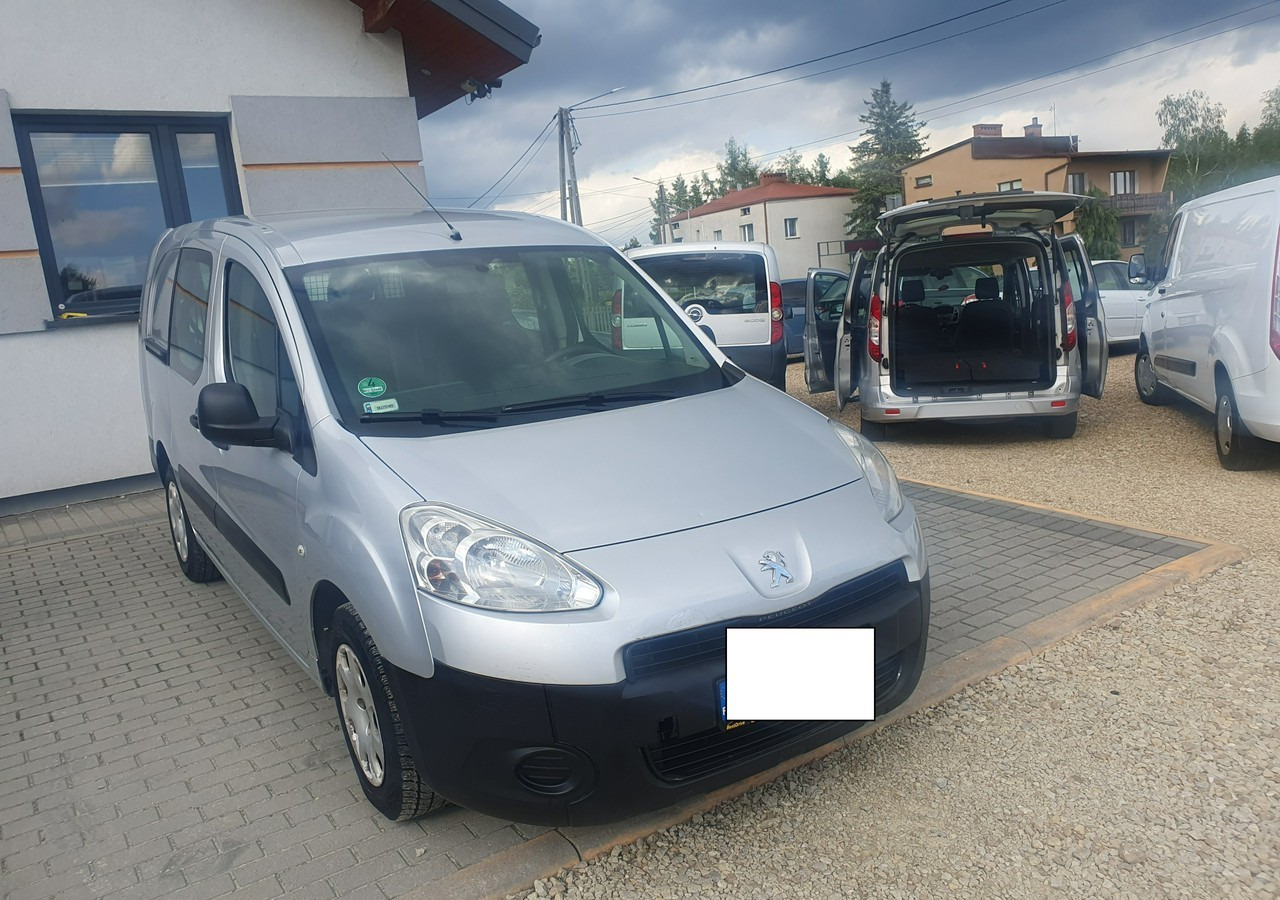 Peugeot Partner long *2 lub 5 osobowy *klima* gruau* - Βαν: φωτογραφία 4 Peugeot Partner long *2 lub 5 osobowy *klima* gruau* - Βαν: φωτογραφία 4