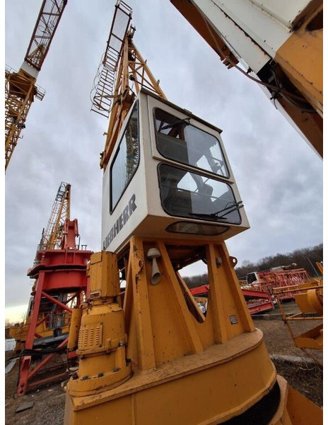 Liebherr 140EC-H6 45m jib - Πυργογερανός: φωτογραφία 3 Liebherr 140EC-H6 45m jib - Πυργογερανός: φωτογραφία 3