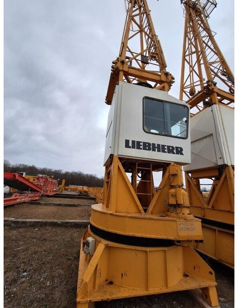 Liebherr 140EC-H6 45m jib - Πυργογερανός: φωτογραφία 1 Liebherr 140EC-H6 45m jib - Πυργογερανός: φωτογραφία 1