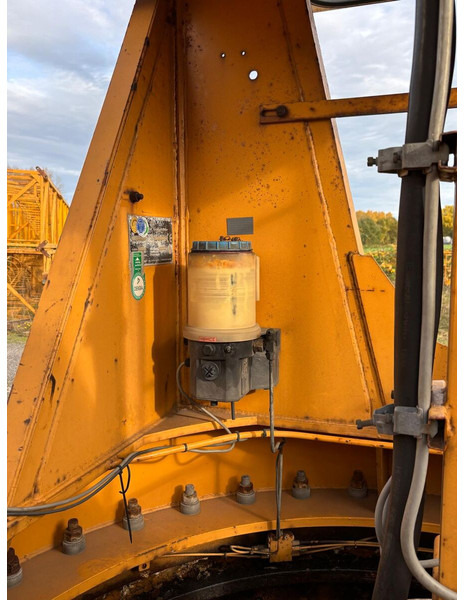 Liebherr 140EC-H6 - Πυργογερανός: φωτογραφία 5 Liebherr 140EC-H6 - Πυργογερανός: φωτογραφία 5