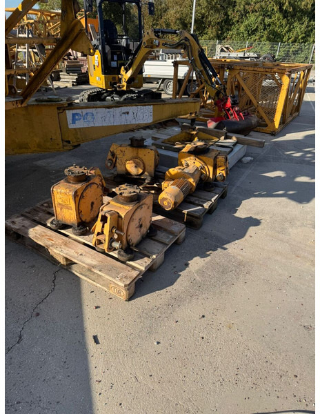 Liebherr driven boogies - 35/50/63K - Αυτοανεγειρόμενος γερανός: φωτογραφία 1 Liebherr driven boogies - 35/50/63K - Αυτοανεγειρόμενος γερανός: φωτογραφία 1