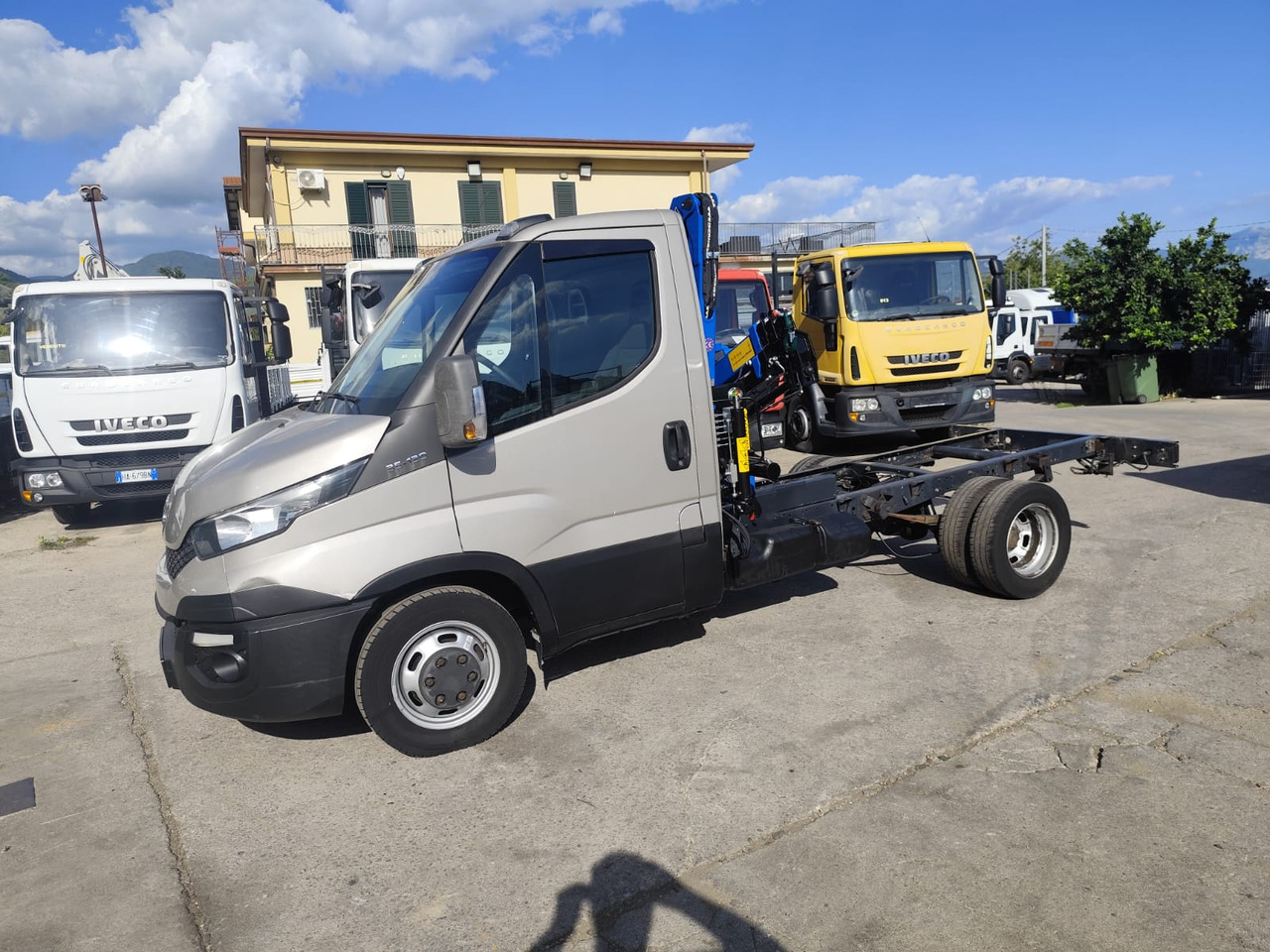 IVECO DAILY 35-130 - Φορτηγό με γερανό, Όχημα με ανατρεπομενη καροτσα: φωτογραφία 2 IVECO DAILY 35-130 - Φορτηγό με γερανό, Όχημα με ανατρεπομενη καροτσα: φωτογραφία 2