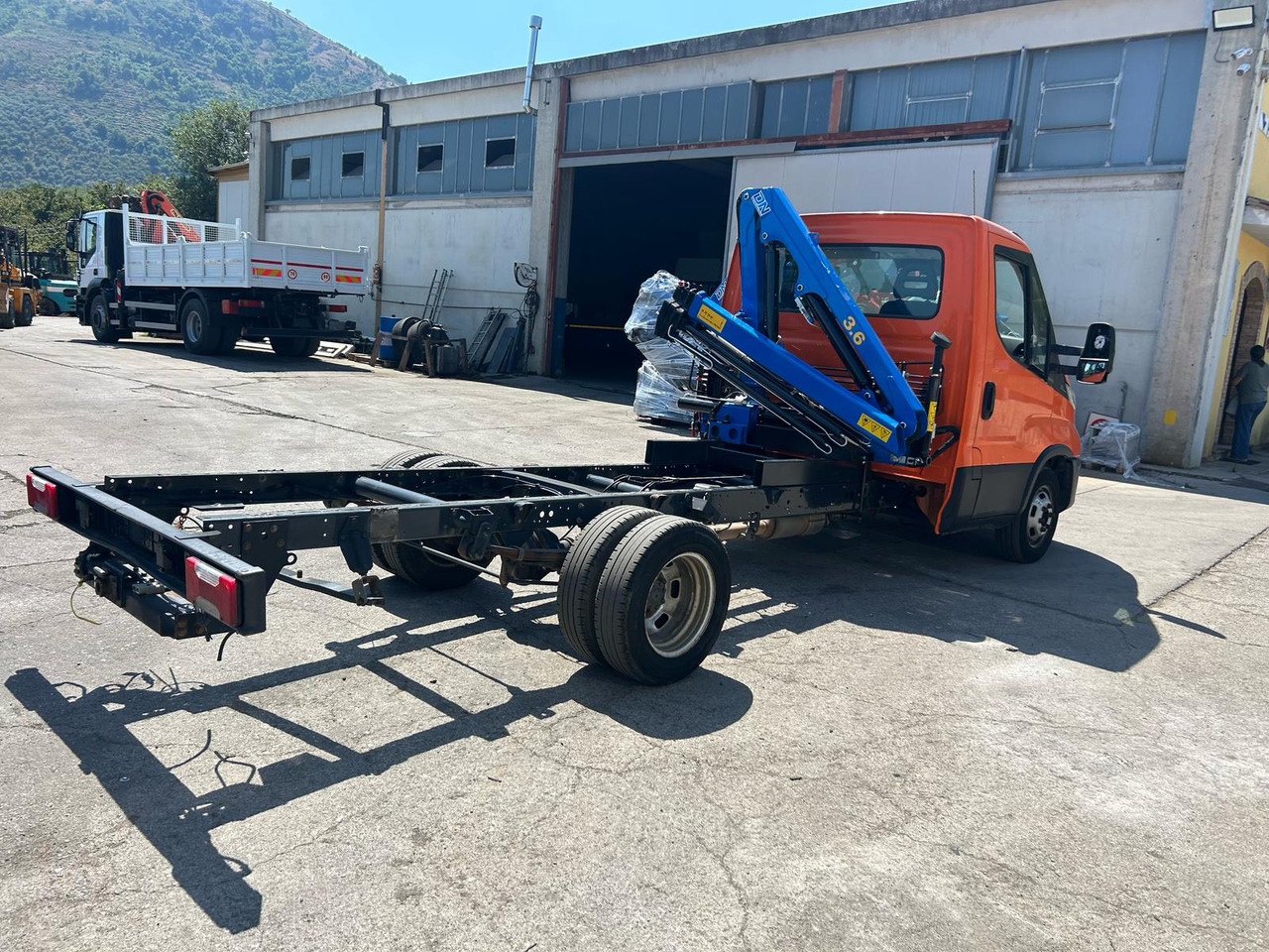 Φορτηγό με γερανό IVECO DAILY 35-140: φωτογραφία 12