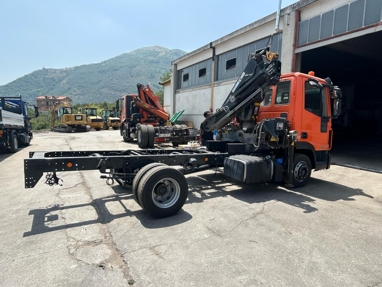 IVECO EUROCARGO 120-190L - Φορτηγό με γερανό: φωτογραφία 3 IVECO EUROCARGO 120-190L - Φορτηγό με γερανό: φωτογραφία 3