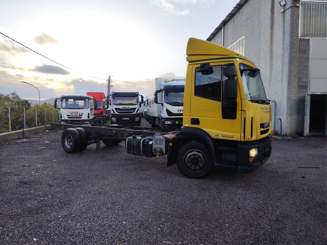 IVECO EUROCARGO 120E28P - Φορτηγό σασί: φωτογραφία 2 IVECO EUROCARGO 120E28P - Φορτηγό σασί: φωτογραφία 2