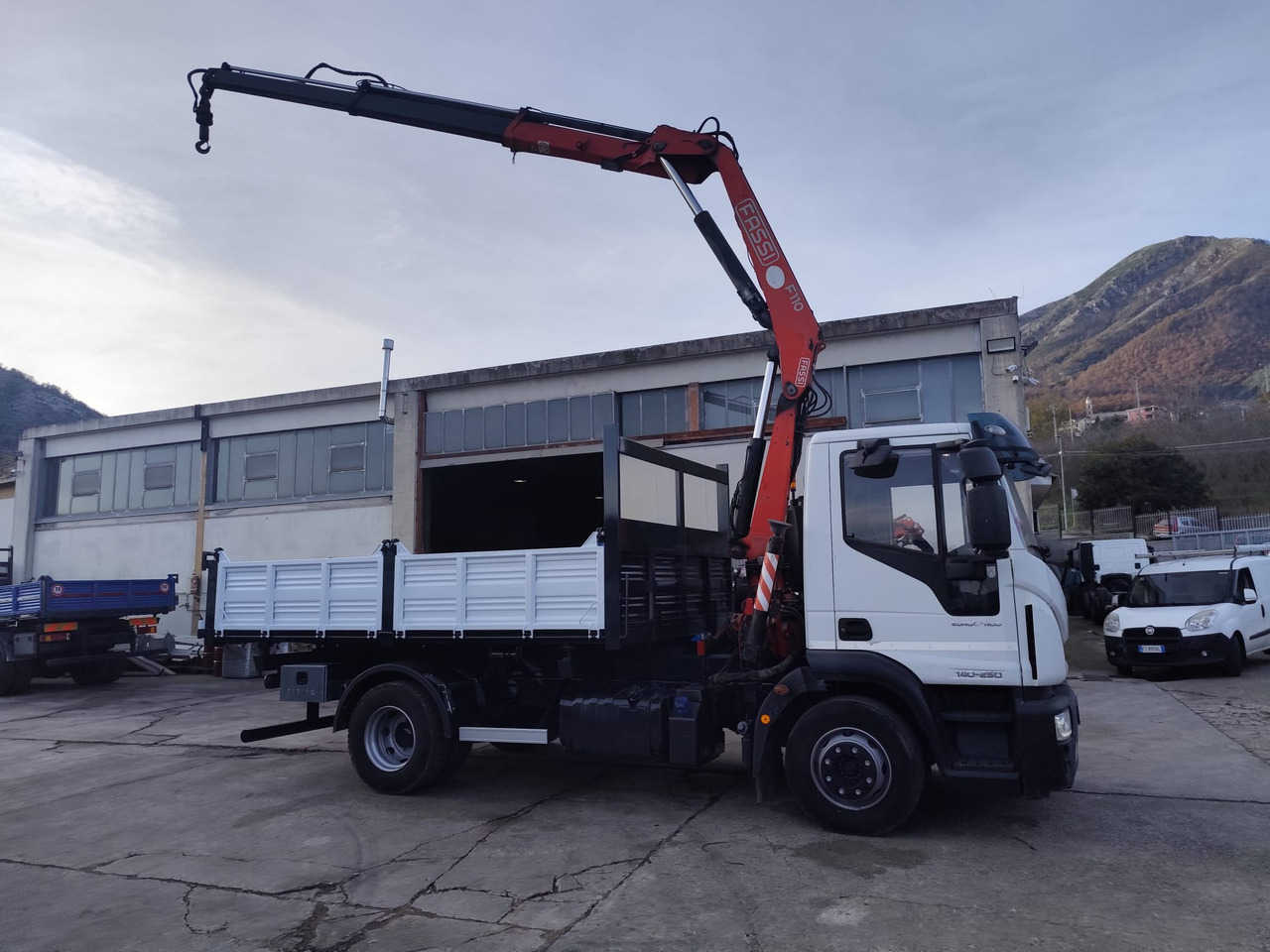 IVECO EUROCARGO 140-250 - Φορτηγό με γερανό: φωτογραφία 5 IVECO EUROCARGO 140-250 - Φορτηγό με γερανό: φωτογραφία 5