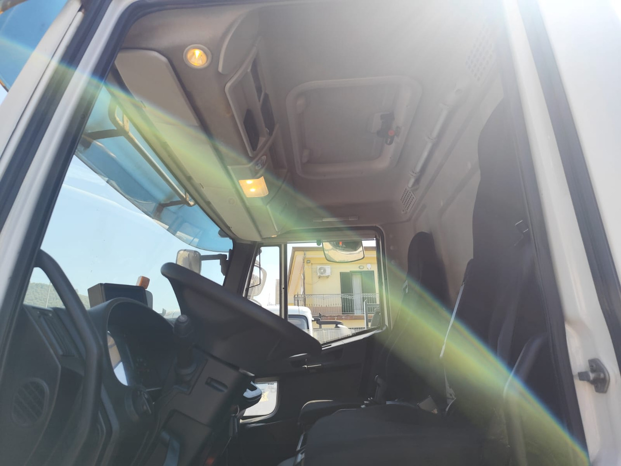 IVECO EUROCARGO 140-250 - Φορτηγό φόρτωσης γάντζου: φωτογραφία 2 IVECO EUROCARGO 140-250 - Φορτηγό φόρτωσης γάντζου: φωτογραφία 2