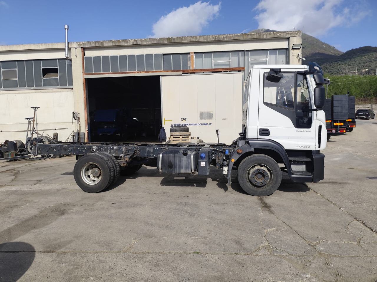 IVECO EUROCARGO 140-250 - Φορτηγό σασί: φωτογραφία 4 IVECO EUROCARGO 140-250 - Φορτηγό σασί: φωτογραφία 4