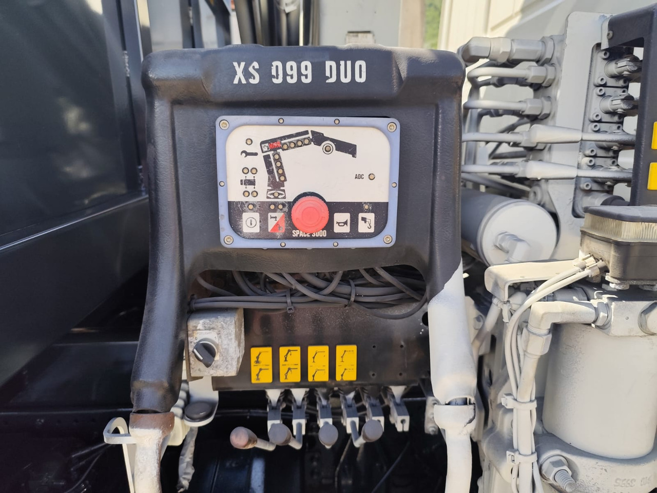 IVECO EUROCARGO 140-250 - Φορτηγό με γερανό: φωτογραφία 2 IVECO EUROCARGO 140-250 - Φορτηγό με γερανό: φωτογραφία 2
