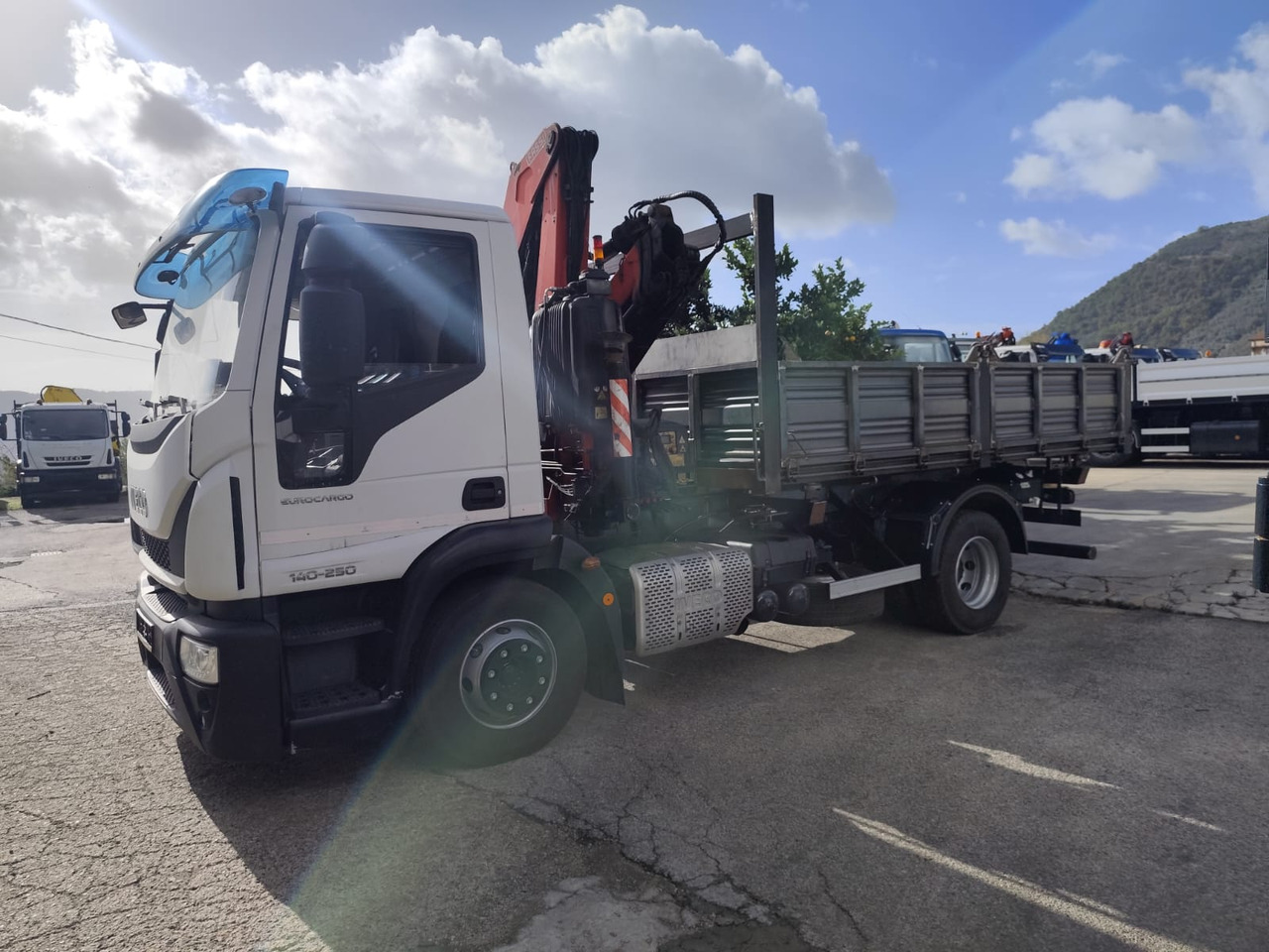 IVECO EUROCARGO 140-250 - Φορτηγό με γερανό: φωτογραφία 2 IVECO EUROCARGO 140-250 - Φορτηγό με γερανό: φωτογραφία 2
