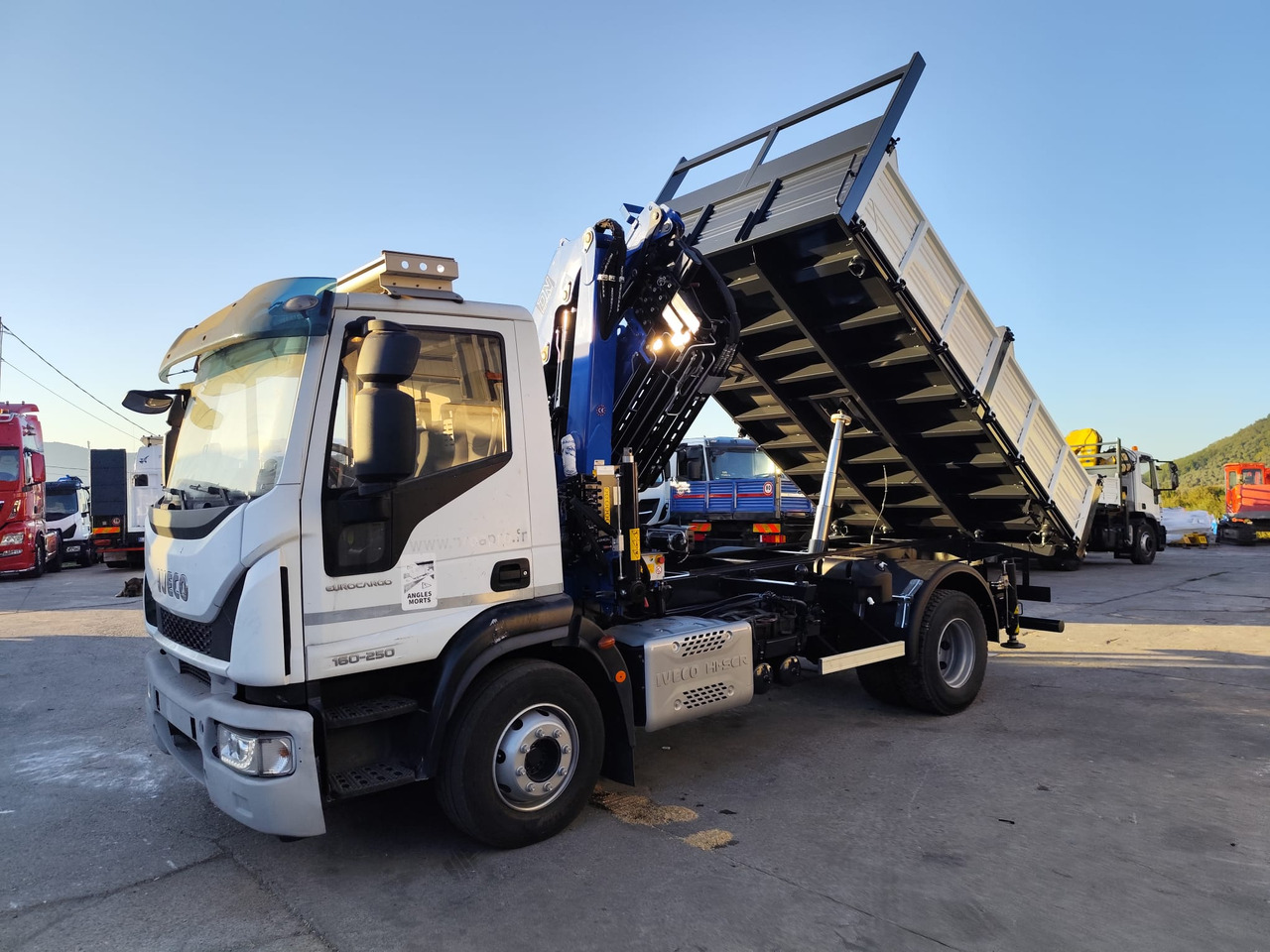 IVECO EUROCARGO 160-250 - Φορτηγό με γερανό, Φορτηγό ανατρεπόμενο: φωτογραφία 1 IVECO EUROCARGO 160-250 - Φορτηγό με γερανό, Φορτηγό ανατρεπόμενο: φωτογραφία 1