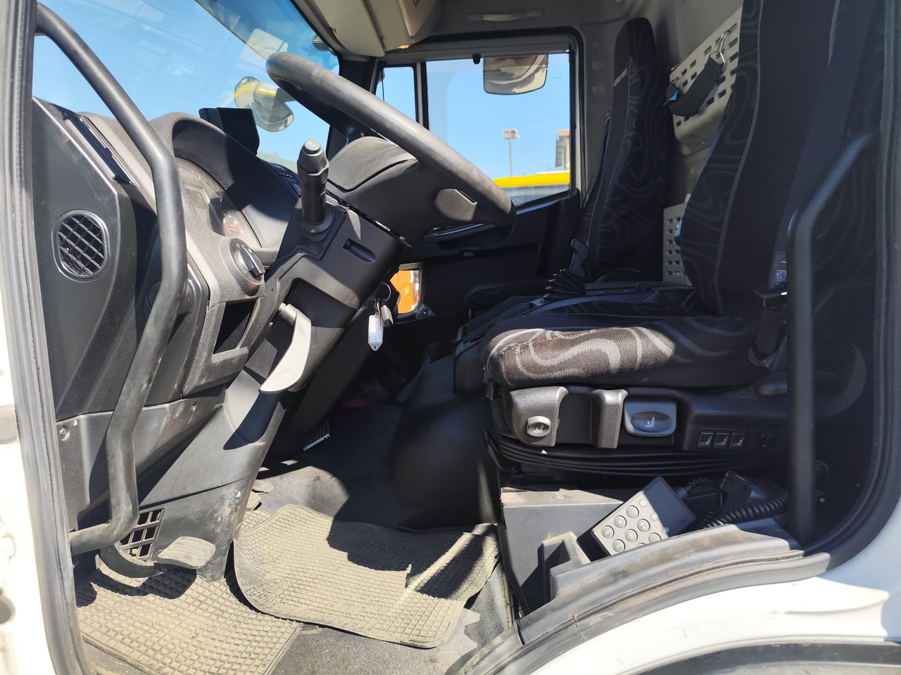 IVECO EUROCARGO 160-280 - Φορτηγό ανατρεπόμενο, Φορτηγό με γερανό: φωτογραφία 4 IVECO EUROCARGO 160-280 - Φορτηγό ανατρεπόμενο, Φορτηγό με γερανό: φωτογραφία 4