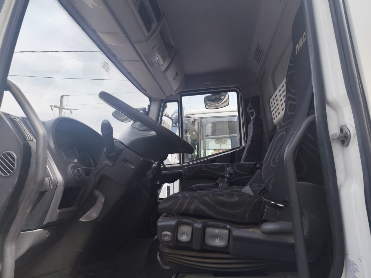 IVECO EUROCARGO 160E25K - Φορτηγό με γερανό: φωτογραφία 4 IVECO EUROCARGO 160E25K - Φορτηγό με γερανό: φωτογραφία 4