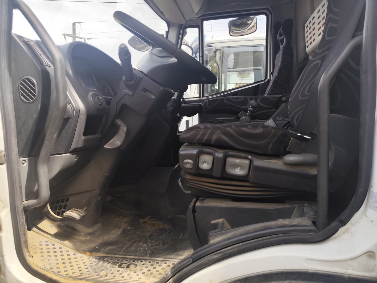 IVECO EUROCARGO 160E25K - Φορτηγό με γερανό: φωτογραφία 5 IVECO EUROCARGO 160E25K - Φορτηγό με γερανό: φωτογραφία 5