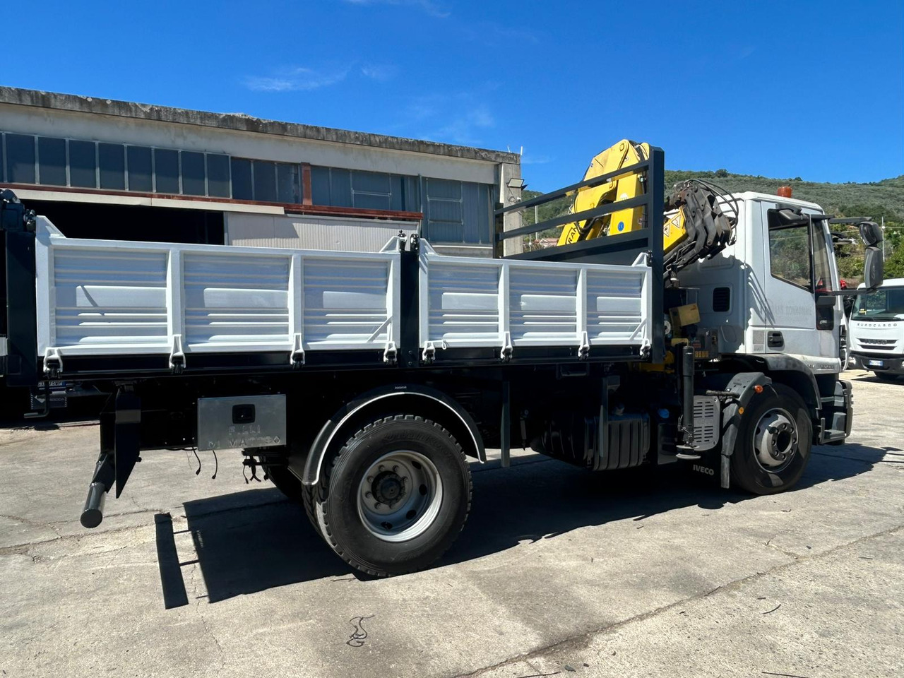 IVECO EUROCARGO 160E28 - Φορτηγό με γερανό, Φορτηγό ανατρεπόμενο: φωτογραφία 4 IVECO EUROCARGO 160E28 - Φορτηγό με γερανό, Φορτηγό ανατρεπόμενο: φωτογραφία 4