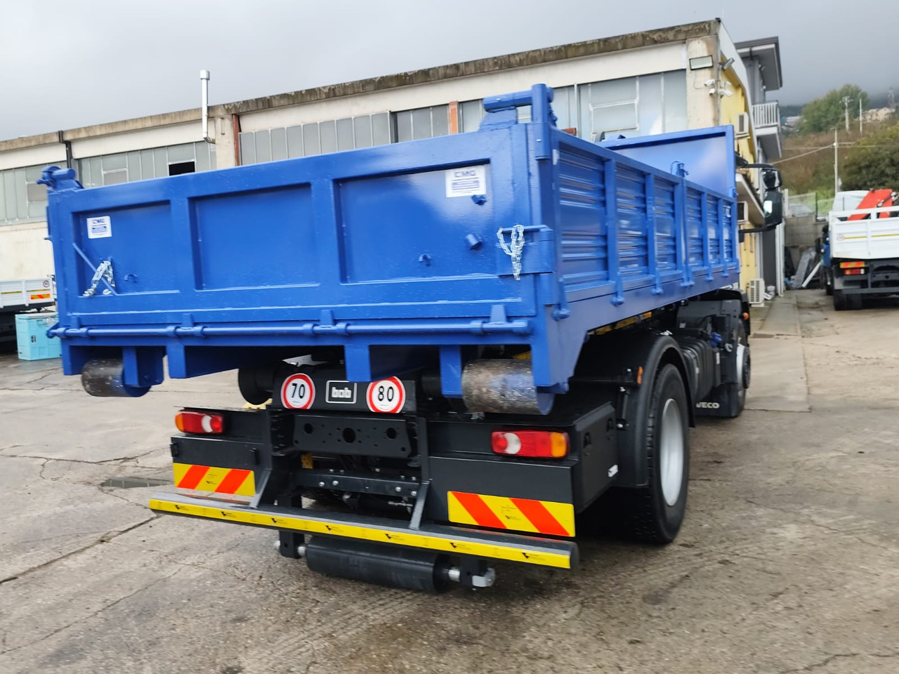 Φορτηγό φόρτωσης γάντζου, Φορτηγό με γερανό IVECO EUROCARGO 180-250: φωτογραφία 26