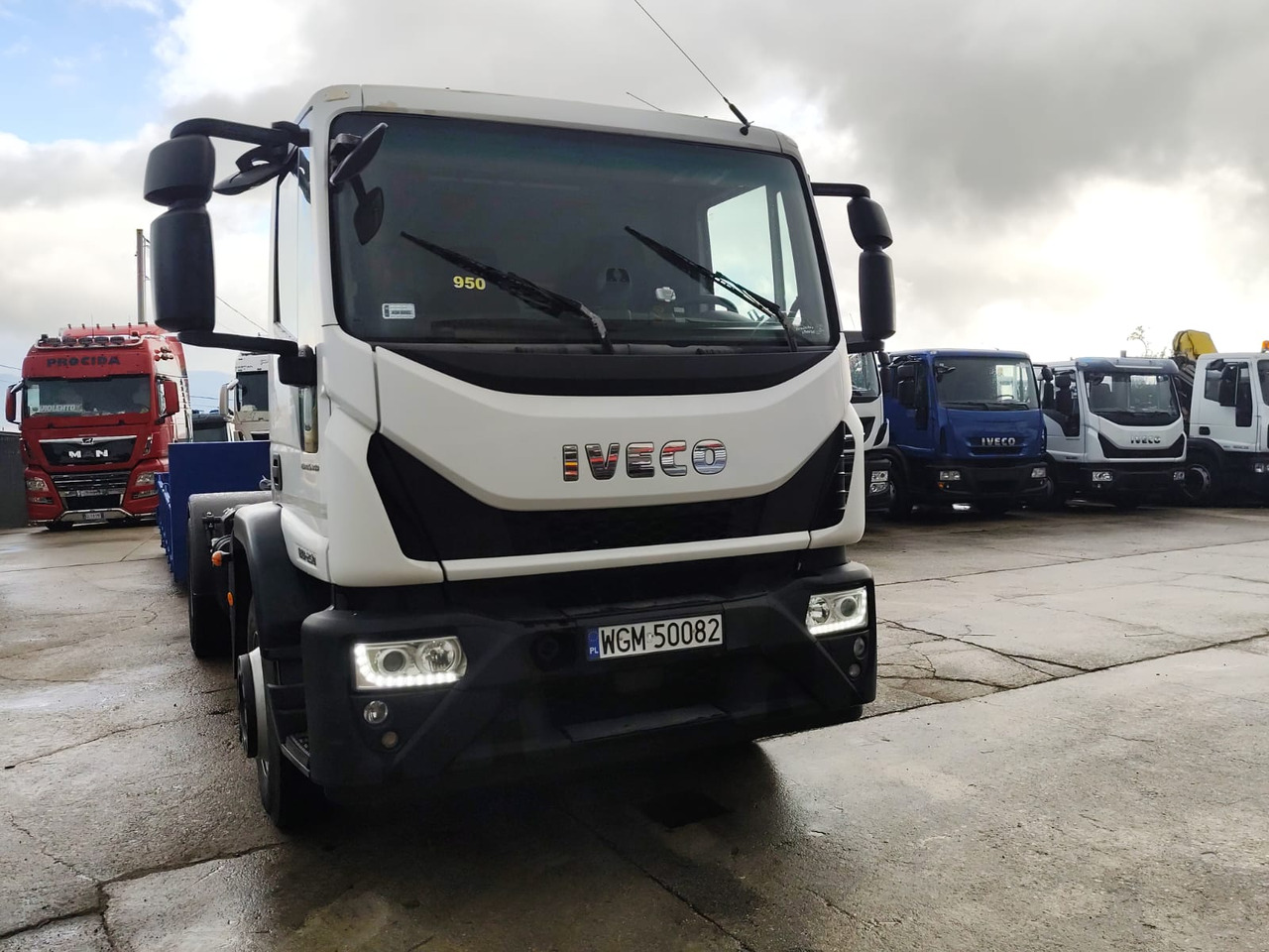 Φορτηγό φόρτωσης γάντζου, Φορτηγό με γερανό IVECO EUROCARGO 180-250: φωτογραφία 40