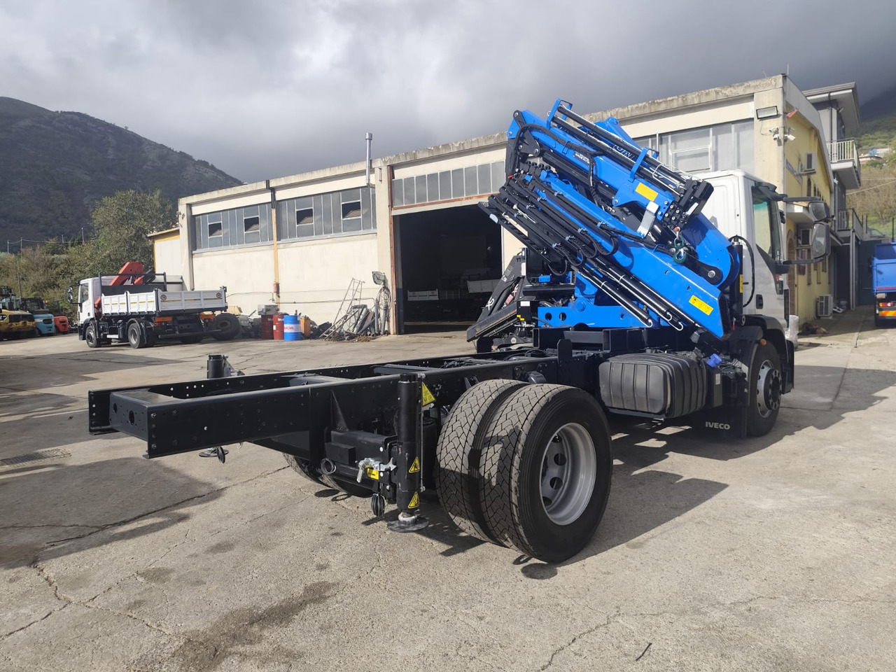 Φορτηγό με γερανό, Φορτηγό με γερανό IVECO EUROCARGO 180-250: φωτογραφία 20