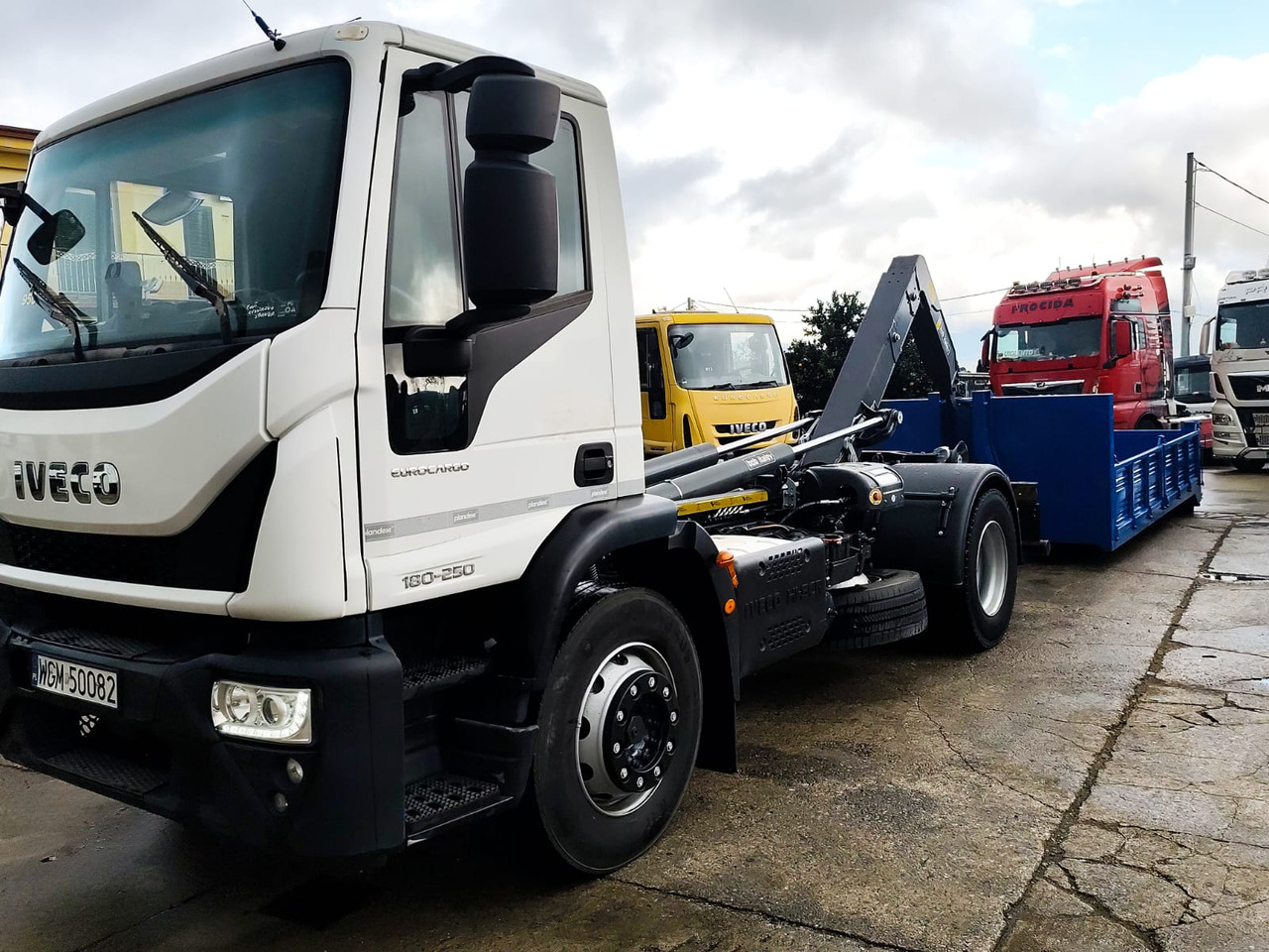 Φορτηγό φόρτωσης γάντζου, Φορτηγό με γερανό IVECO EUROCARGO 180-250: φωτογραφία 43