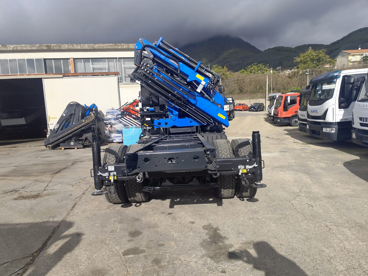 Φορτηγό με γερανό, Φορτηγό με γερανό IVECO EUROCARGO 180-250: φωτογραφία 17