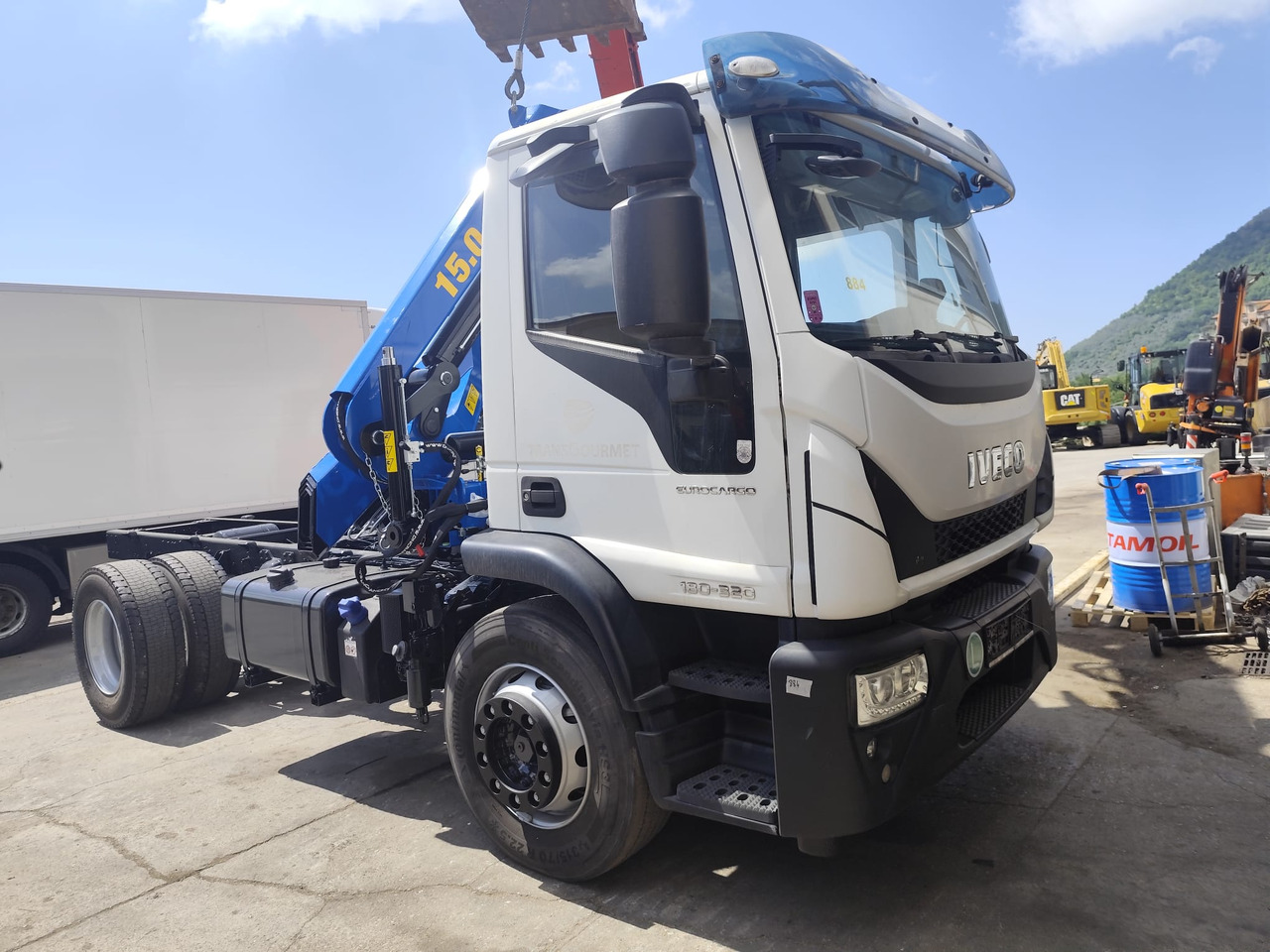 IVECO EUROCARGO 180-320 - Φορτηγό με γερανό: φωτογραφία 1 IVECO EUROCARGO 180-320 - Φορτηγό με γερανό: φωτογραφία 1