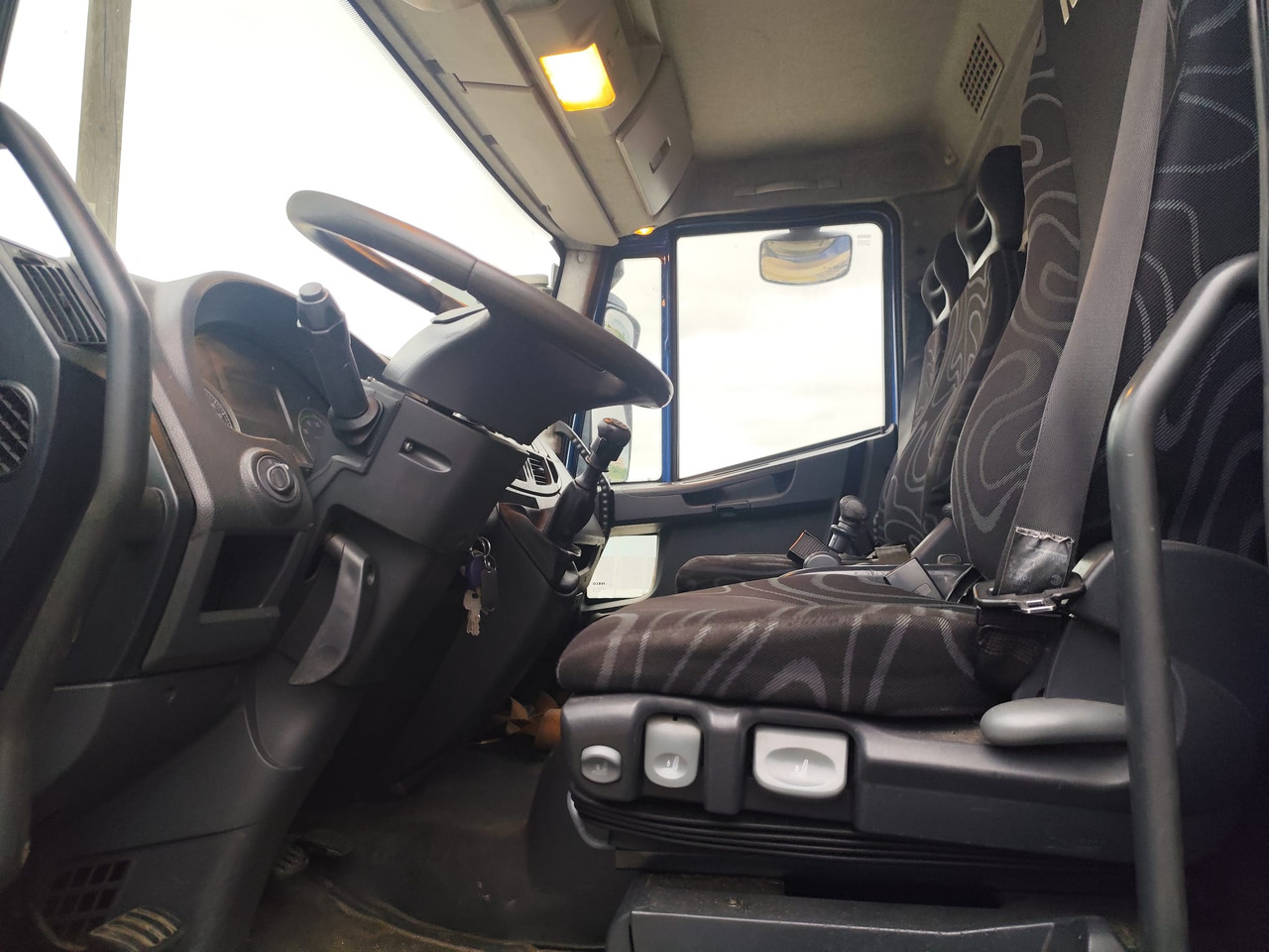 IVECO EUROCARGO 190EL28 - Φορτηγό σασί: φωτογραφία 5 IVECO EUROCARGO 190EL28 - Φορτηγό σασί: φωτογραφία 5