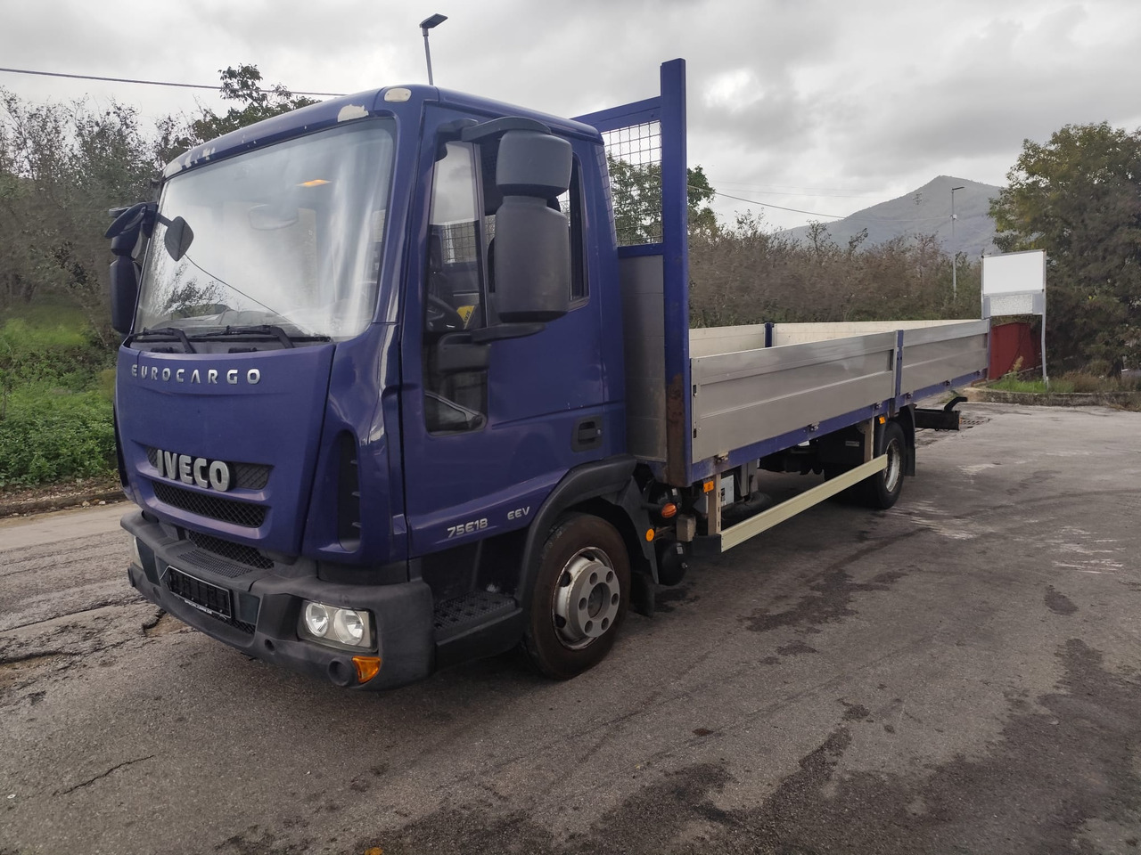 IVECO EUROCARGO 75E18 - Φορτηγό με ανοιχτή καρότσα: φωτογραφία 1 IVECO EUROCARGO 75E18 - Φορτηγό με ανοιχτή καρότσα: φωτογραφία 1