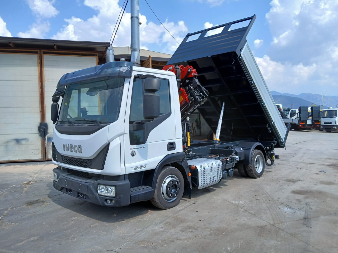 IVECO EUROCARGO 80-210 - Φορτηγό με γερανό: φωτογραφία 1 IVECO EUROCARGO 80-210 - Φορτηγό με γερανό: φωτογραφία 1