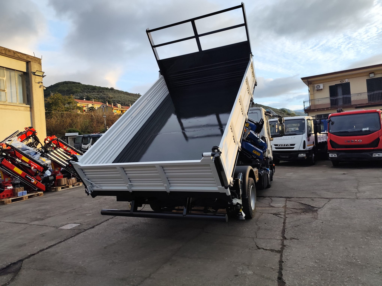 IVECO EUROCARGO 80-210 - Φορτηγό με γερανό, Φορτηγό ανατρεπόμενο: φωτογραφία 5 IVECO EUROCARGO 80-210 - Φορτηγό με γερανό, Φορτηγό ανατρεπόμενο: φωτογραφία 5