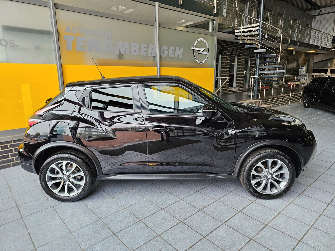 Nissan Juke 1.2 DIG-T 360 / Navi / Ganzjahresreifen - SUV: φωτογραφία 3 Nissan Juke 1.2 DIG-T 360 / Navi / Ganzjahresreifen - SUV: φωτογραφία 3