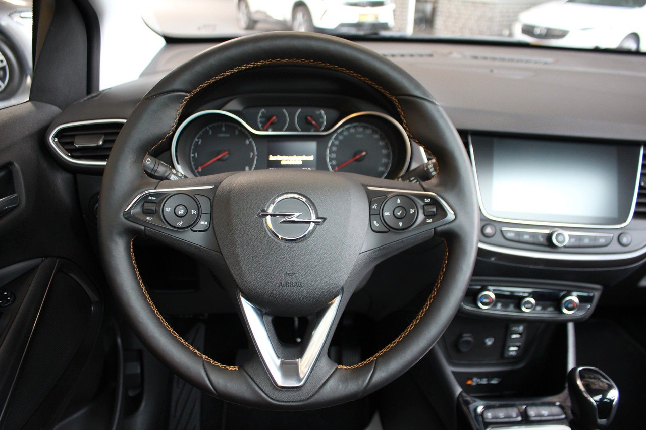 Λιμουζίνα/ Sedan Opel Crossland (X) 1,2 Ultimate Pano Navi Kamera LED: φωτογραφία 15
