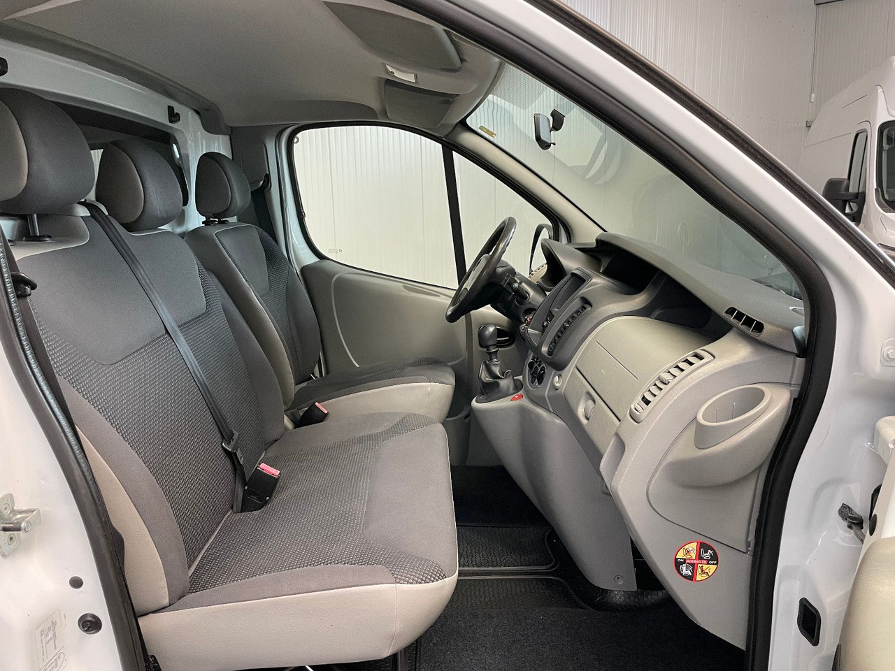 Opel Vivaro Kasten L2H1 2,9t Tüv Scheckheft Klima AHK - Μικρό βαν: φωτογραφία 5 Opel Vivaro Kasten L2H1 2,9t Tüv Scheckheft Klima AHK - Μικρό βαν: φωτογραφία 5