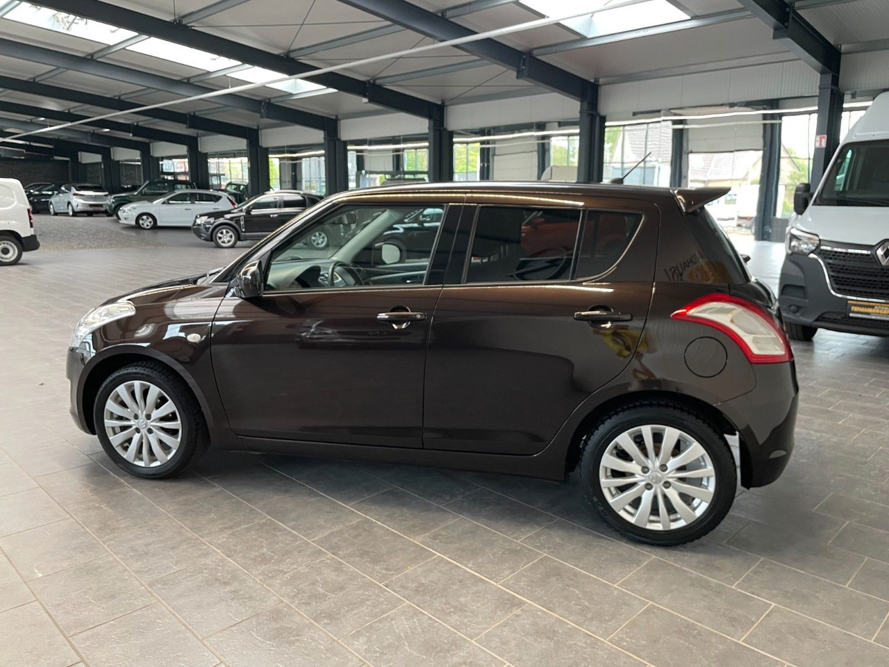 Suzuki Swift 1.2 ,Tempomat , Allwetterreifen,Spoiler - Αυτοκίνητο: φωτογραφία 5 Suzuki Swift 1.2 ,Tempomat , Allwetterreifen,Spoiler - Αυτοκίνητο: φωτογραφία 5