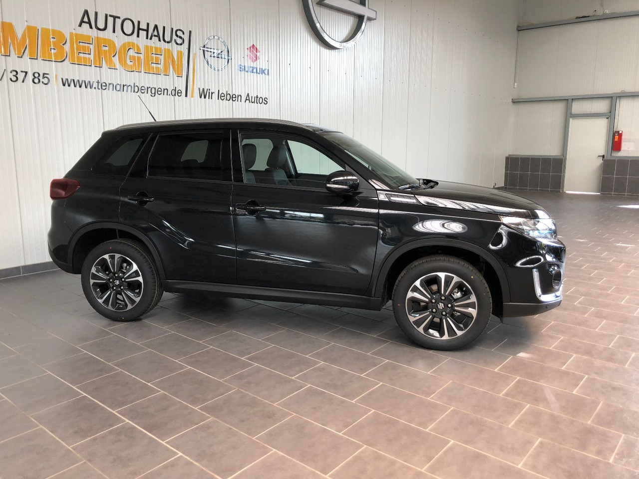 Suzuki Vitara 1.5 Hybrid Comfort+Automatik/ Panor.-Dach - SUV: φωτογραφία 2 Suzuki Vitara 1.5 Hybrid Comfort+Automatik/ Panor.-Dach - SUV: φωτογραφία 2