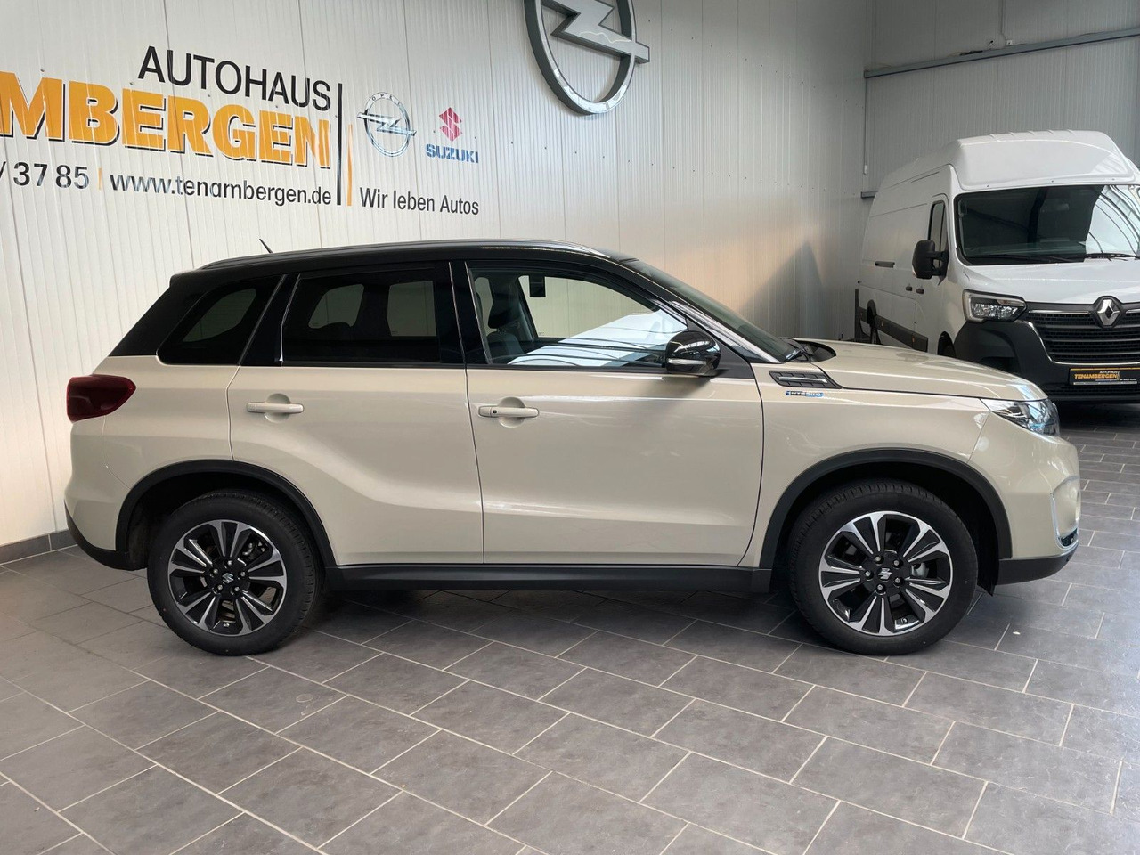 Suzuki Vitara 1.5 Mild-Hybrid Comfort+ 4x2 LED DAB+ ACC - SUV: φωτογραφία 2 Suzuki Vitara 1.5 Mild-Hybrid Comfort+ 4x2 LED DAB+ ACC - SUV: φωτογραφία 2