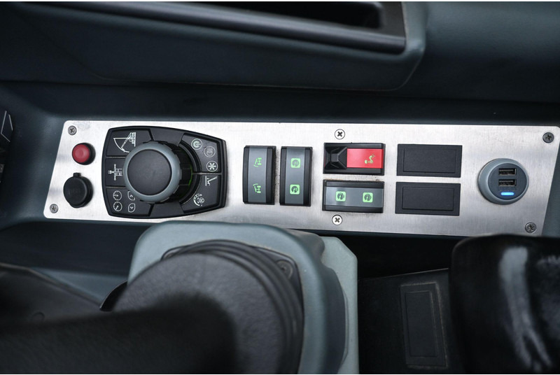 Τηλεσκοπικός φορτωτής MAGNI RTH 6.46 Magni RTH 6.46: φωτογραφία 16