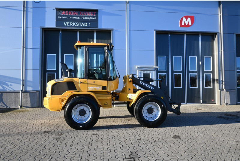 Volvo L30G - Ελαστιχοφόρος φορτωτής: φωτογραφία 4 Volvo L30G - Ελαστιχοφόρος φορτωτής: φωτογραφία 4