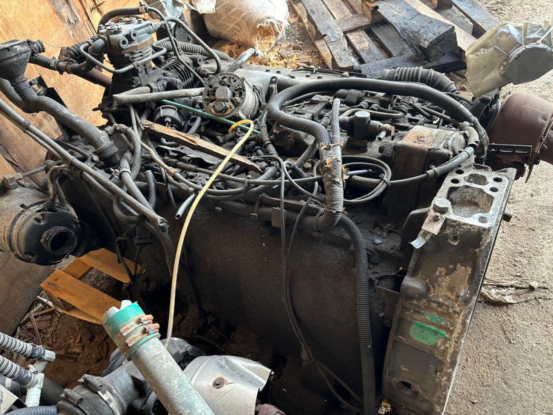 Mercedes-Benz O405 - Κινητήρας: φωτογραφία 4 Mercedes-Benz O405 - Κινητήρας: φωτογραφία 4