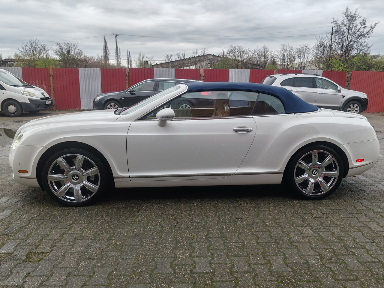 Bentley Continental GT Coupe Cabrio - Αυτοκίνητο: φωτογραφία 4 Bentley Continental GT Coupe Cabrio - Αυτοκίνητο: φωτογραφία 4