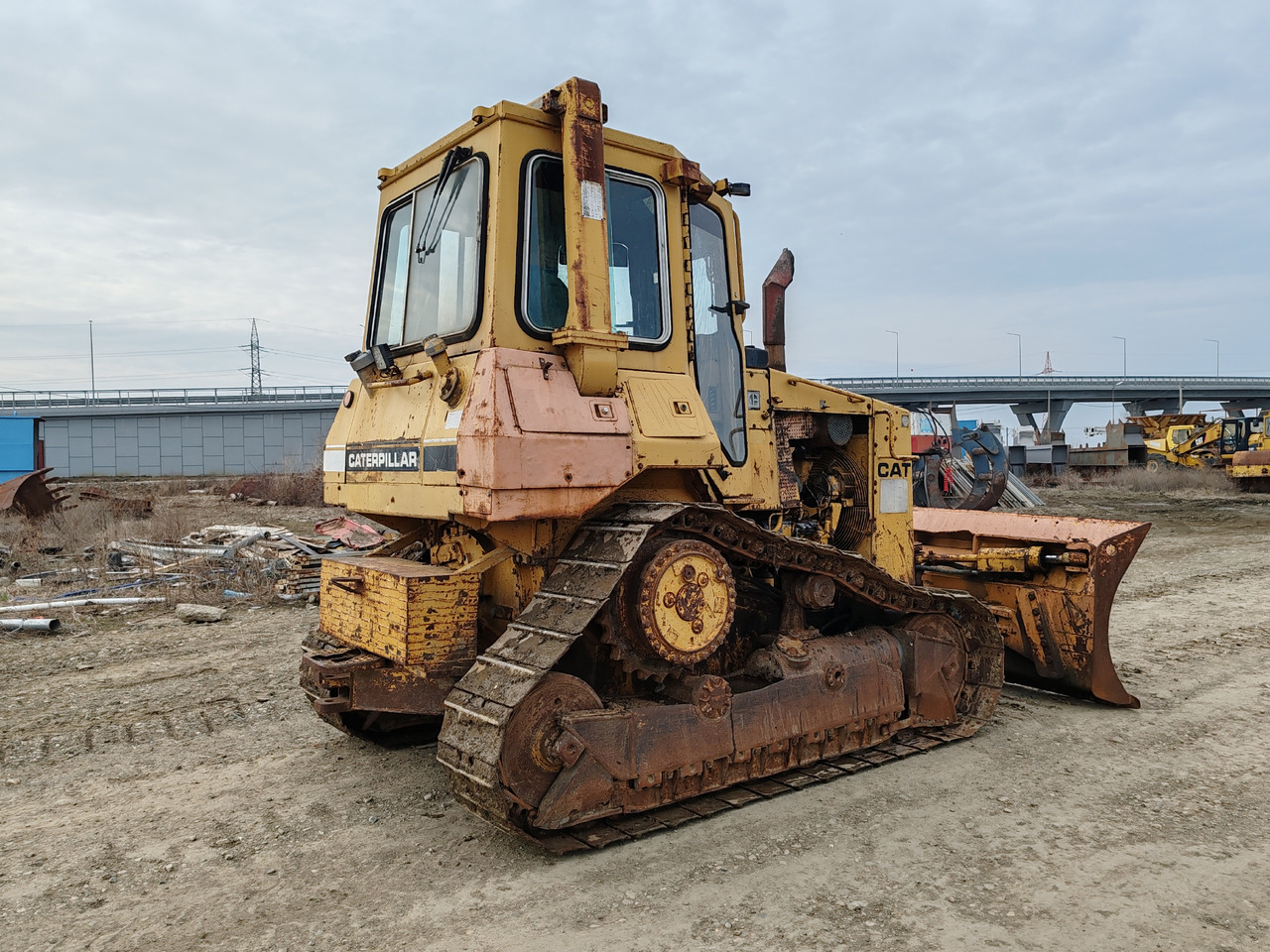 Caterpillar D4H - Μπουλντόζα: φωτογραφία 5 Caterpillar D4H - Μπουλντόζα: φωτογραφία 5